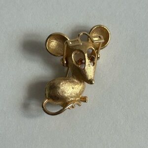 Vintage Avon Gold Tone Mouse with Movable Glasses Brooch Pin